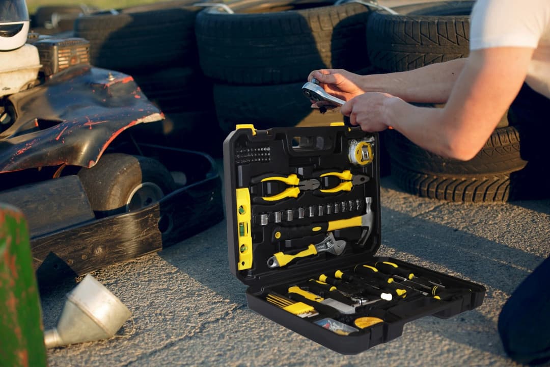 Zestaw narzędzi walizka narzędziowa 111 elementów klucze wkrętaki bity