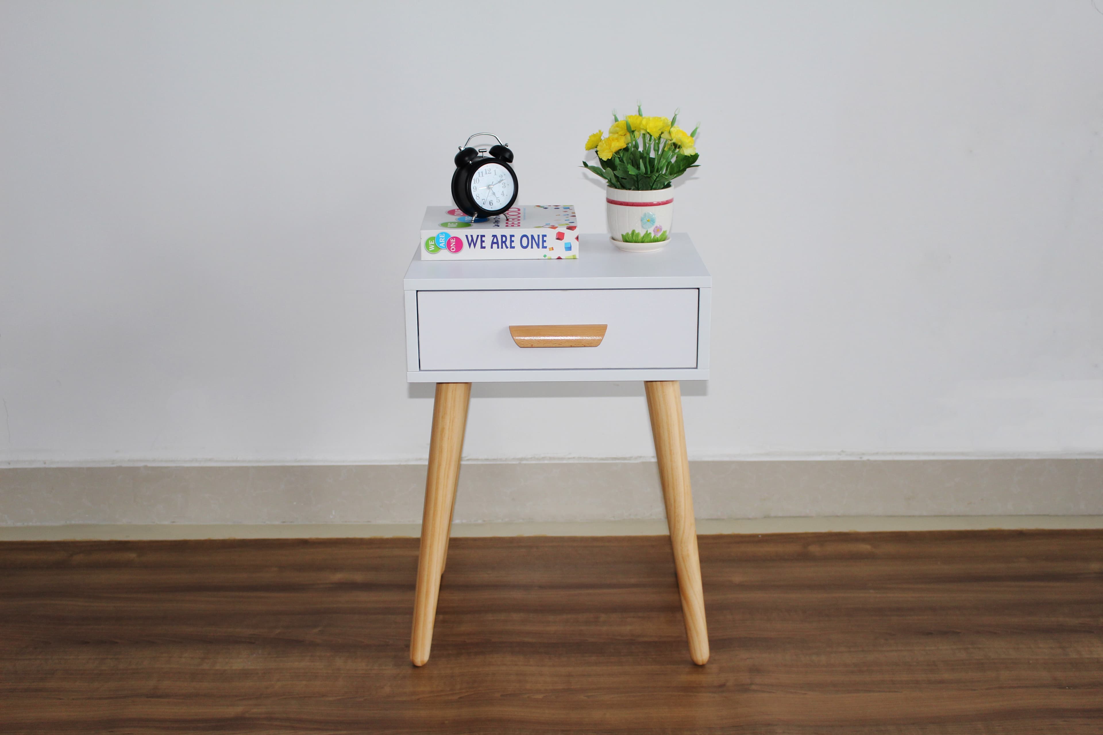 Szafka nocna nowoczesny stolik kawowy biały ModernHome